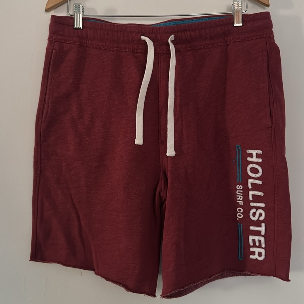 HOLLISTER FLEECE SHORTS MEN’S L BURGUNDY IN GUC